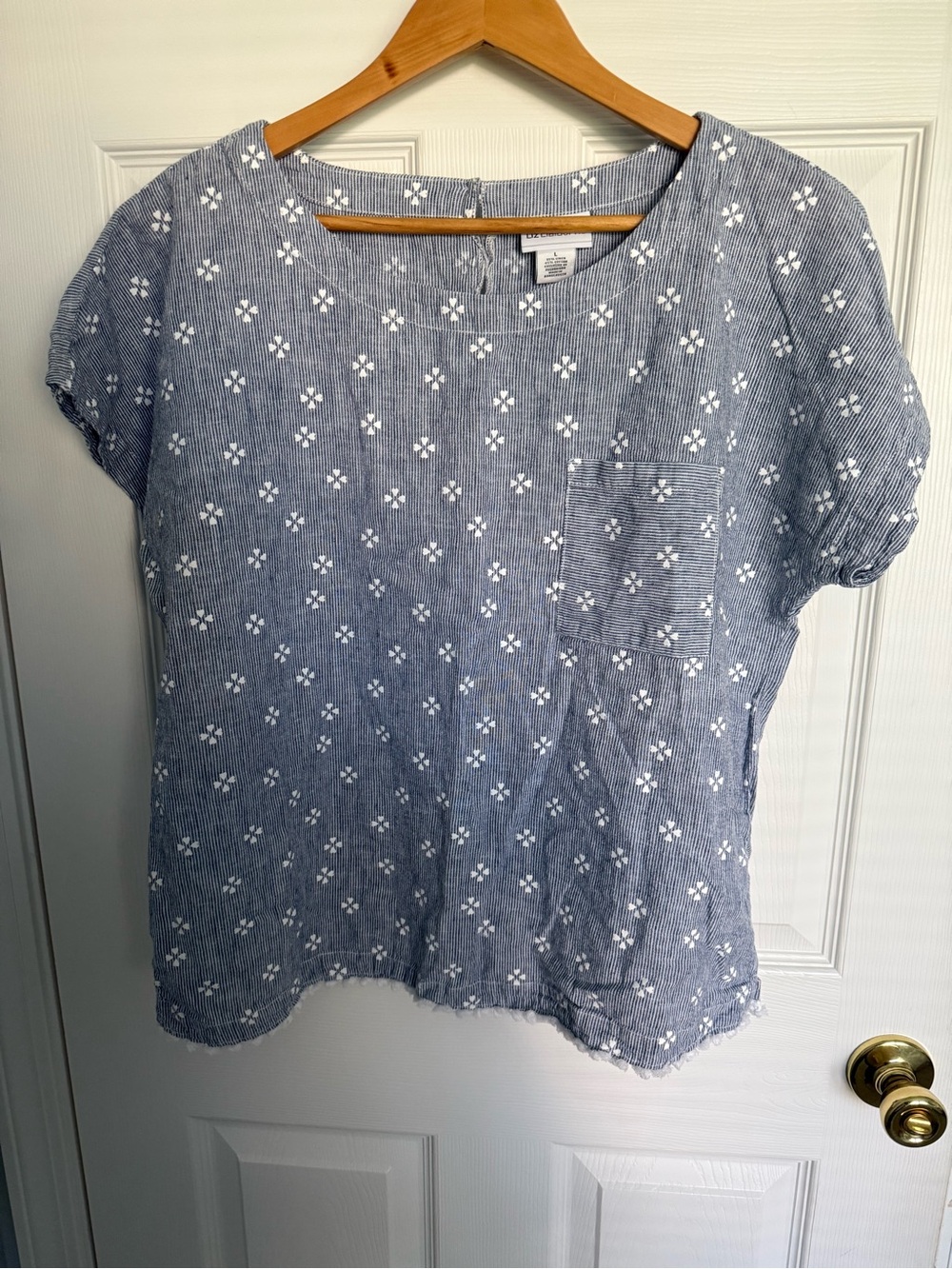 Liz Claiborne Blue and White Floral Stripe Short Sleeve Top